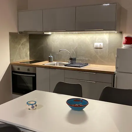 Thalassa Apartment *