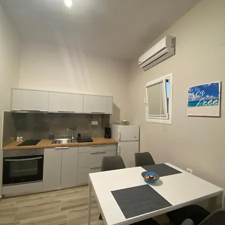 Thalassa Apartment